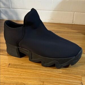 IRI in NYC Wes Black Neoprene Low Top Round Toe Slip On Sneaker Shoe Size 36